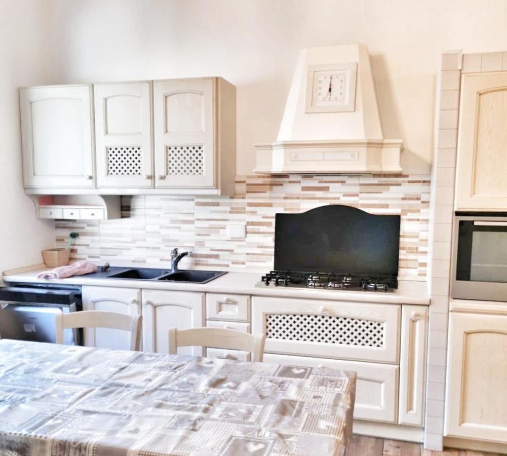 Camire' Apartment Turin Bagian luar foto